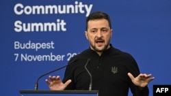 Președintele Ucrainei, Volodimir Zelenski, în timpul unei conferințe de presă de la Summitul Comunității Politice Europene de la Budapesta. 7 noiembrie 2024. 