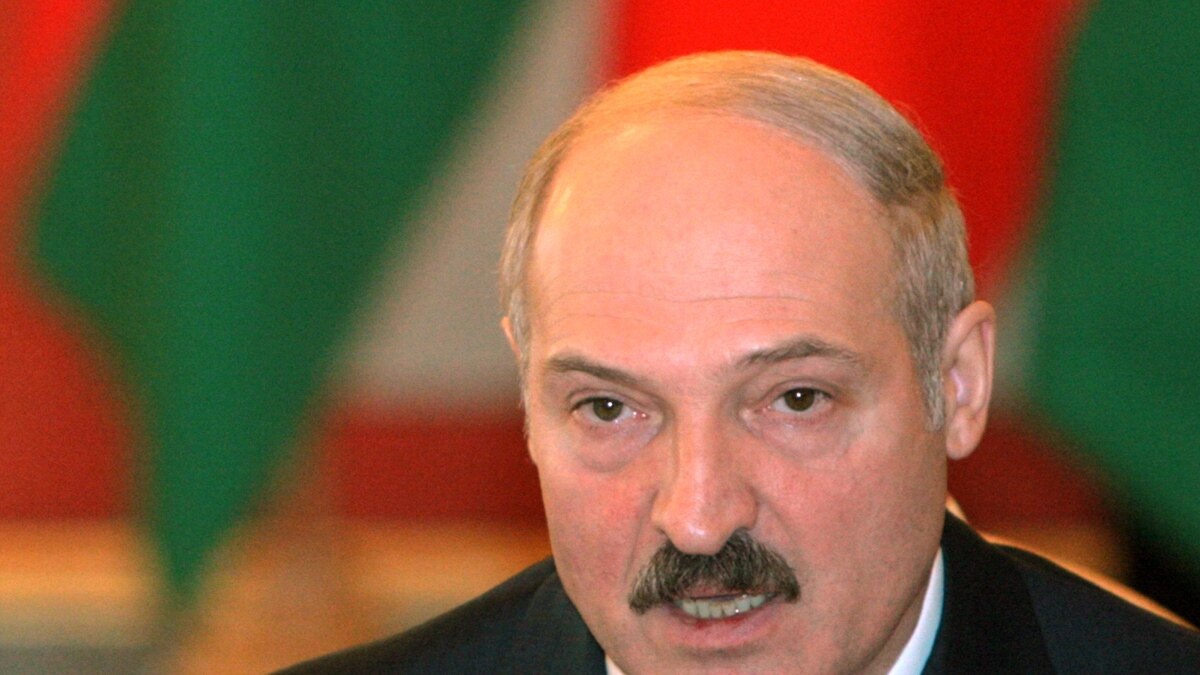 Лукашенко грозит Интернету "дальнейшим развитием"
