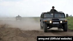 Militari moldoveni la exercițiile de la centrul Babadag din România