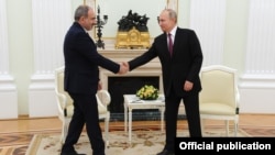 Russia -- Russian President Vladimir Putin meets with Armenian Prime Minister Nikol Pashinian, Moscow, January 11, 2021.