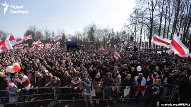 Сьвяткаваньне 100 год БНР ля Опэрнага тэатру ў Менску, 25 сакавіка 2018