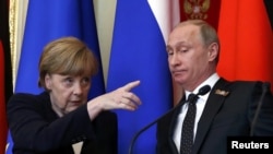 Меркель і Путін після переговорів у Москві 10 травня 2015 року