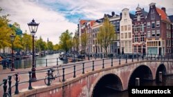 Амстердам
