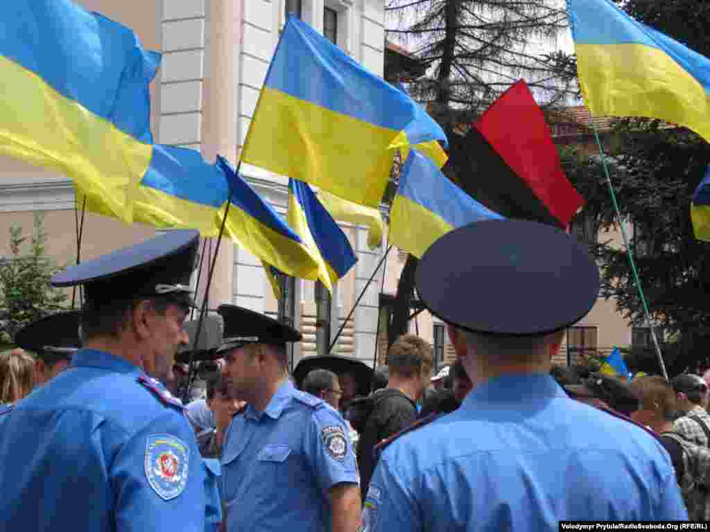 Правоохоронці в перебіг акцій майже не втручалися.