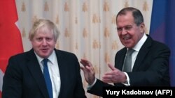 Ministar spoljnih poslova Velike Britanije Boris Džonson sa ruskim kolegom Sergejom Lavrovim u Moskvi