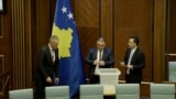 Kryetari i Kuvendit të Kosovës, Dimal Basha, duke administruar shortin për nënkryetar, më 28 gusht 2025.