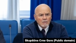 Ekonomista Vasilije Kostić: Plate se povećavaju “nekritički i nezavisno od ekonomskih parametara".
