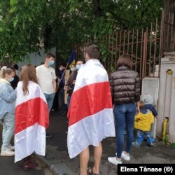 Tineri precum cei care protestează în Belarus, de-o seamă cu jurnalistul de 26 de ani arestat din ordinul autocratului Lukașenko.