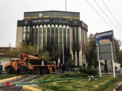 Protesters have set fire to a bank in Isfahan. November 17, 2019