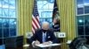 La Casa Albă, imediat după depunerea jurământului, președintele Joe Biden semnează o serie de decizii prezidențiale, semnalând o ruptură definitivă cu era Trump, Washington, 20 ianuarie 2021.