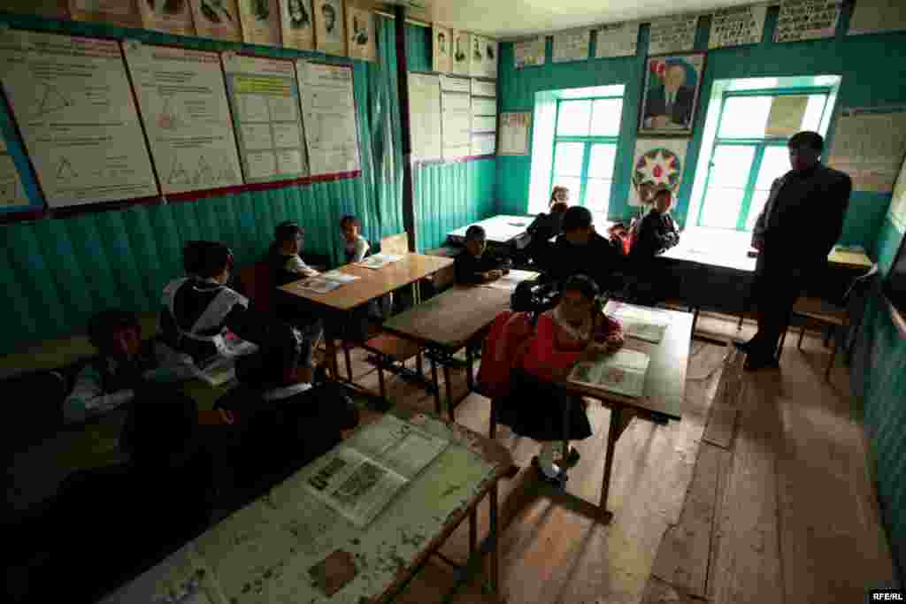 Ucqarlarda bəzi məktəblər #26