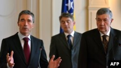 Anders Fogh Rasmussen, Nebojša Radmanović i Željko Komšić u Sarajevu 7. februara 2013. godine