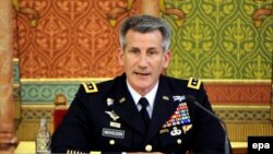 جنرال جان نیکولسن قوماندان عمومی نیروهای بین المللی در افغانستان