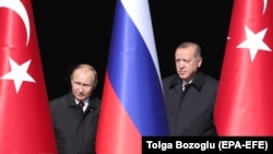 Russiýanyň prezidenti Wladimir Putin we türk prezidenti Rejep Taýýyp Erdogan. 3-nji aprel, 2018 ý.