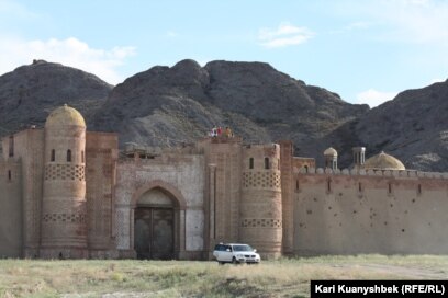 Ересектермен жыныстық қатынас туралы әңгімелер