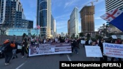 „თავისუფლება მზია ამაღლობელს“ - ბათუმში მორიგი მსვლელობა დაიწყო.