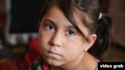 Djevojčica koja je preživjela bombaški napad u Pešavaru.