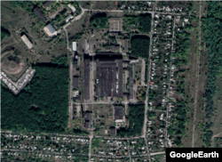 Завод «Еластомір» у 9-ти кілометрах від позицій ЗСУ, на якому бойовики зберігають військову техніку