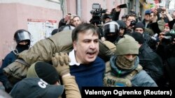 Михеил Саакашвили после задержания, 5 декабря 2017 года