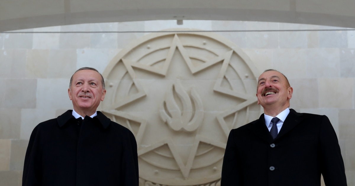 ბაქოში მასშტაბურად აღინიშნა მთიანი ყარაბაღის ომში გამარჯვების მეორე წლისთავი, ალიევმა ერდოანს უმასპინძლა