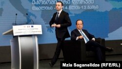 საფრანგეთის პრეზიდენტი ფრანსუა ოლანდი და საქართველოს პრემიერ-მინისტრი ირაკლი ღარიბაშვილი