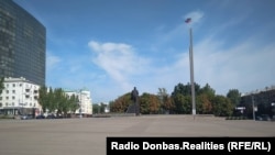 Площа Леніна з усе тим же Леніним у Донецьку сьогодні