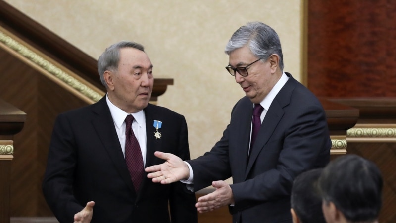 Назарбаевди макамынан ажыратуучу референдум