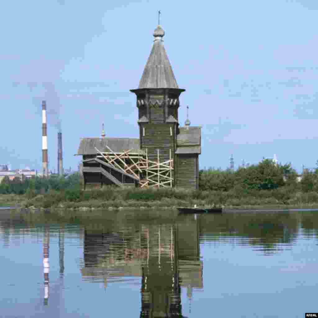 Russia's Vanishing Wooden Churches #35