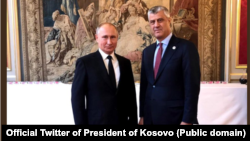 Pamje gjatë takimit të presidentit të Kosovës, Hashim Thaçi me homologun e tij rus, Vladimir Putin (majtas).