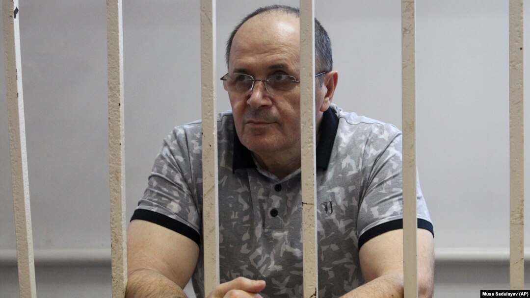Оюб Титиев
