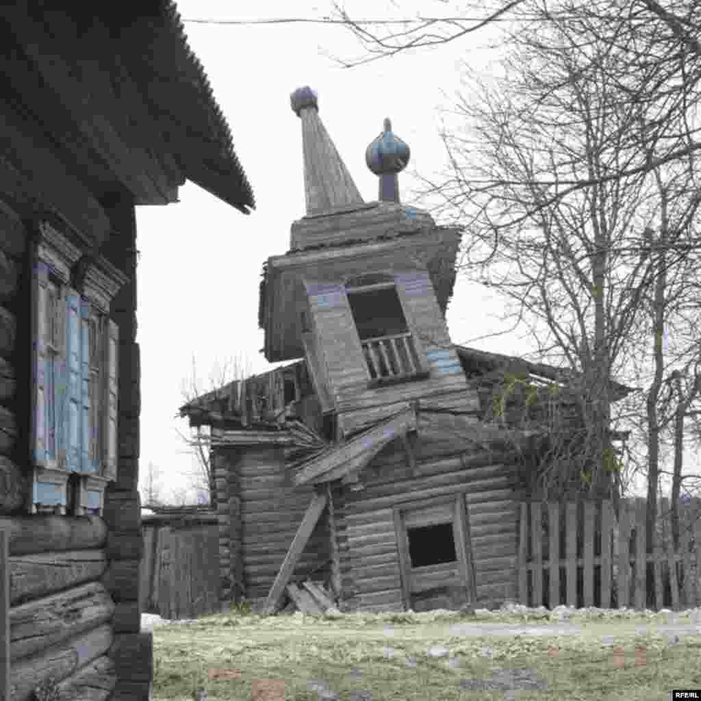 Russia's Vanishing Wooden Churches #27