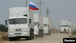 Вантажівки «гуманітарного конвою» Росії, архівне фото 