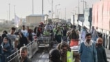 له ایرانه ایستل شوي افغانان د ورېښمو پله له لارې زرنج ته داخلېږي - د جولای ۱۳مې انځور.