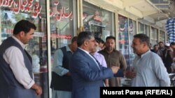 شهاب حکیمی نامزد انتخابات ریاست جمهوری حین صحبت با شماری از باشندگان ولسوالی چهار آسیاب کابل. August 24 2019