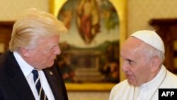 Հռոմի Ֆրանցիսկոս Պապը Վատիկանում ընդունում է ԱՄՆ նախագահ Դոնալդ Թրամփին, 24-ը մայիսի, 2017թ․