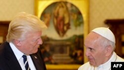 Papa Francisc și președintele Donald Trump