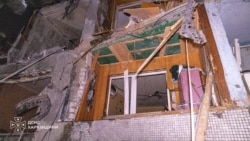 Разрушения в жилой многоэтаэке в Салтовском районе Харькова после российского удара в ночь на 28 сентября