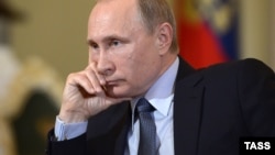 Владимир Путин дает интервью итальянской газете Corriere della Sera. Москва, 6 июня 2015 года