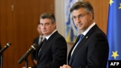 Predsjednik Hrvatske Zoran Milanović (lijevo) i premijer Andrej Plenković na konferenciji za medije juli 2020. 