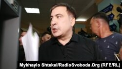 Михаил Саакашвили в здании суда в Одессе
