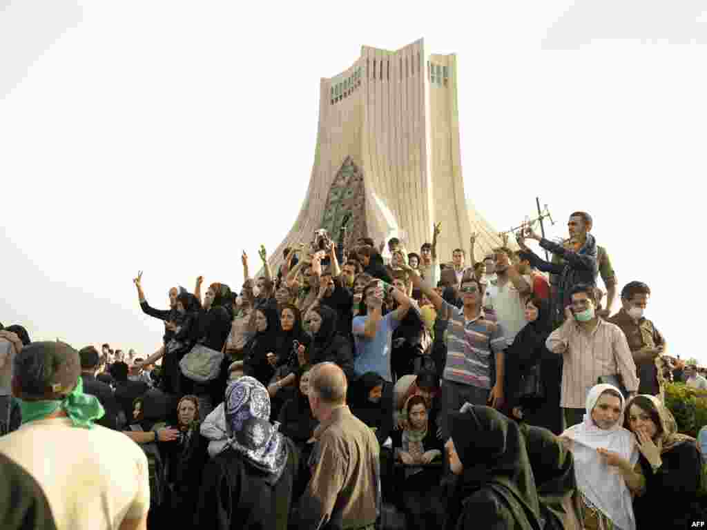 Supporters of the main opposition candidate, Mir Hossein Musavi, gathered in Tehran's Azadi Square.