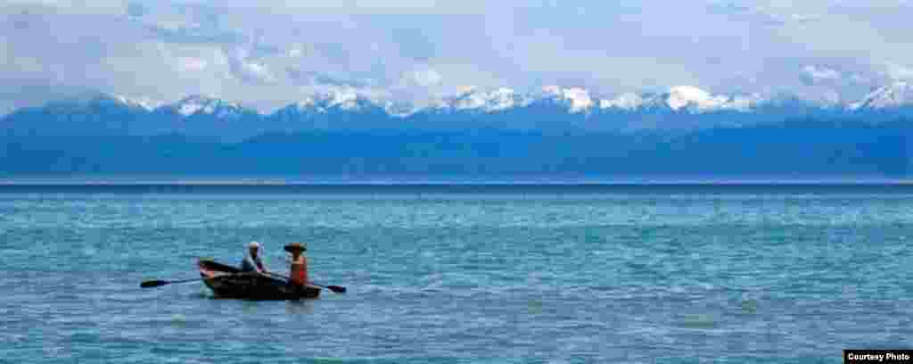 Besides tourism, many locals earn a livelihood fishing the lakes deep waters. 