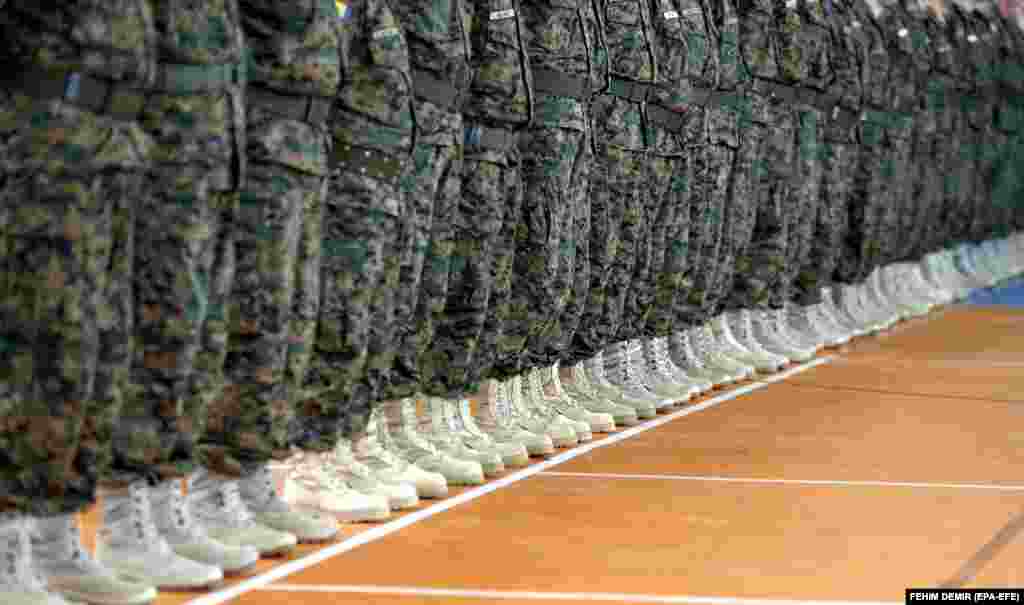 Bosnian soldiers during a ceremony before departing to Afghanistan in Capljina, Bosnia-Herzegovina. The soldiers will serve in the Bosnian military contingent in the NATO-led Resolute Support Mission in Afghanistan. (epaA-EFE/Fehim Demir)