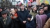 Учасники «Маршу за майбутнє» проводять мітинг на Європейській площі Києва