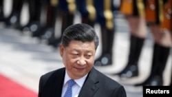 Кытайдын төрагасы Си Цзиньпин Грекиянын президентин Бээжинде тосуп алган учуру. 