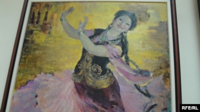 Біреуі екіншісін төменнен қағып, бір мезгілде жалап, сорады