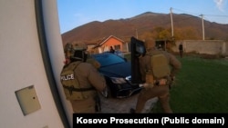 Policia e Kosovës gjatë aksionit në Pejë, 30 tetor.