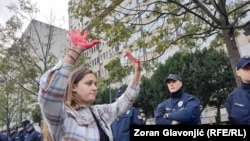 Pamja nga protesta e mbajtur të dielën në Beograd.