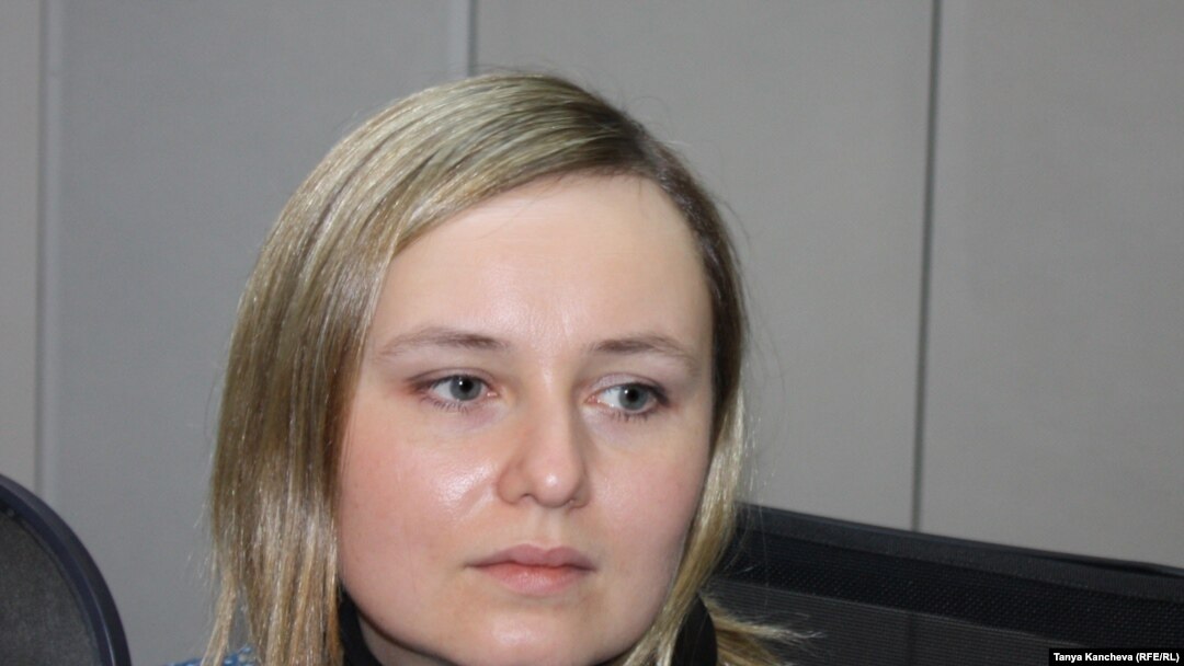 Eva Nyaklyaeva during a call-in program with U.S. journalists at RFE/RL in Prague on January 10.