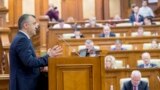 Premierul Ion Chicu în parlament, înainte de votul de investitură, 14 noiembrie 2019